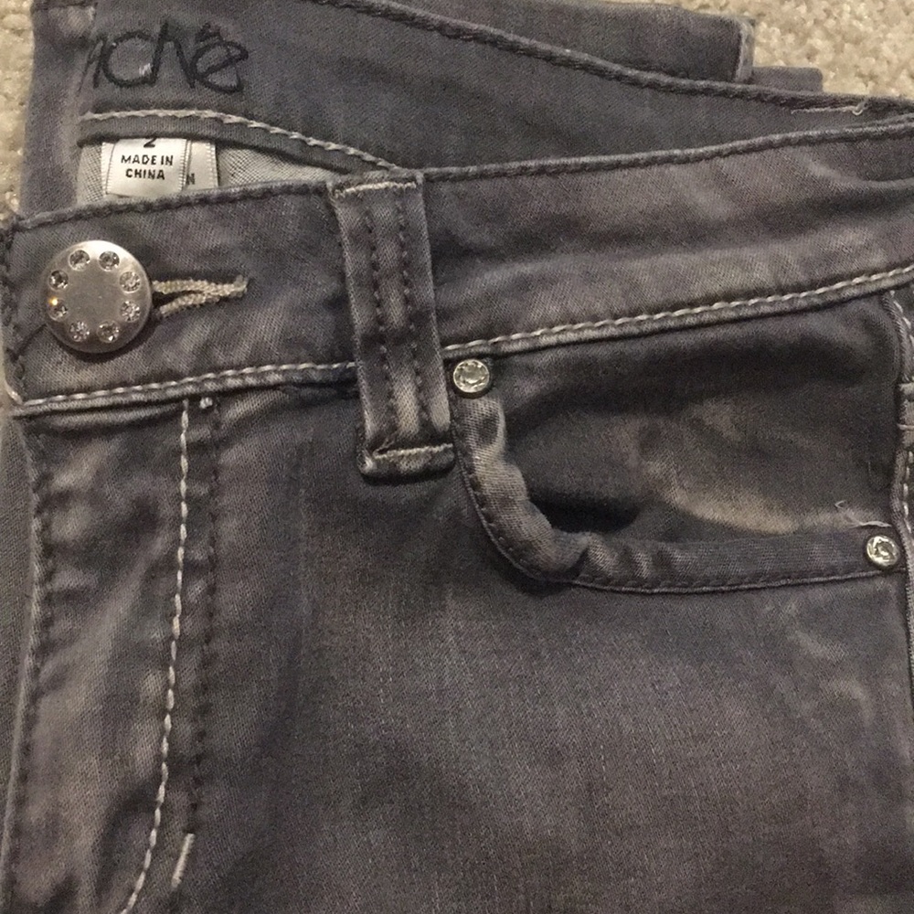 ❄️Grey Cache Embellished Capris - Picture 7 of 7